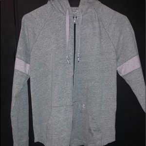 Light weight zip up
